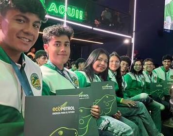 Ecopetrol entregó 100 becas a jóvenes de 32 departamentos para estudiar en las mejores universidades del país