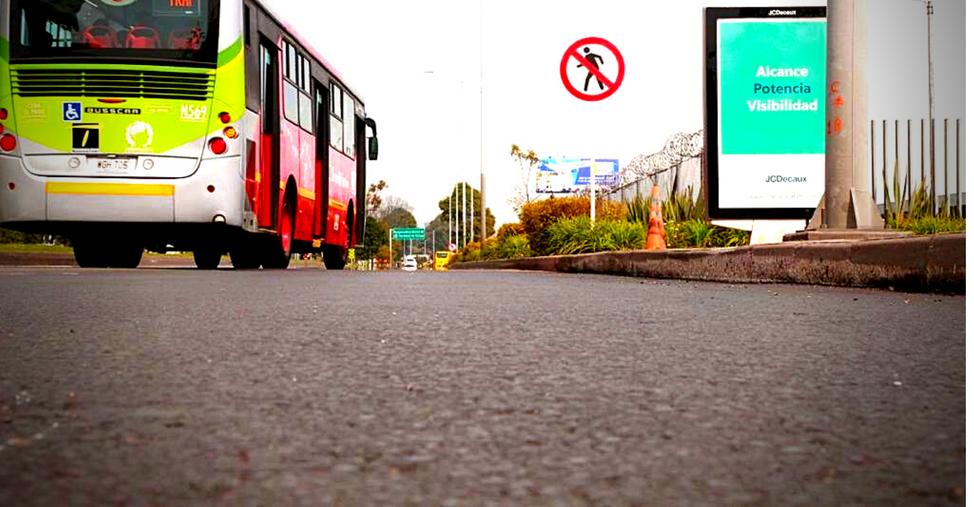 Ecopetrol Group and El Dorado Airport unveil the first road section paved with recycled plastic