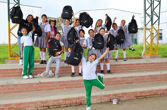 Ecopetrol impulsa la educación con la entrega de más de 52.300 kits escolares en Colombia
